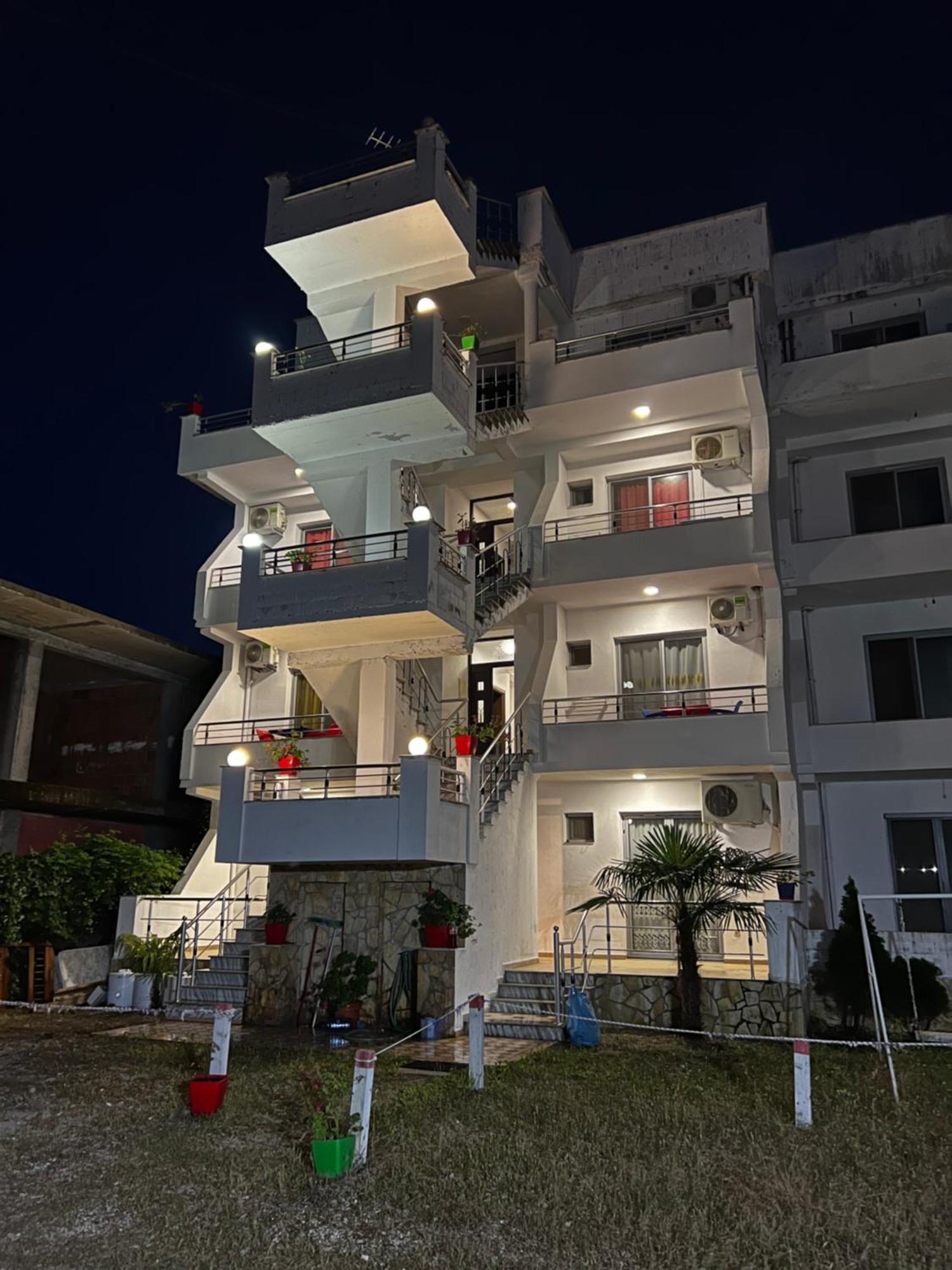 Peja 3* Velipojë