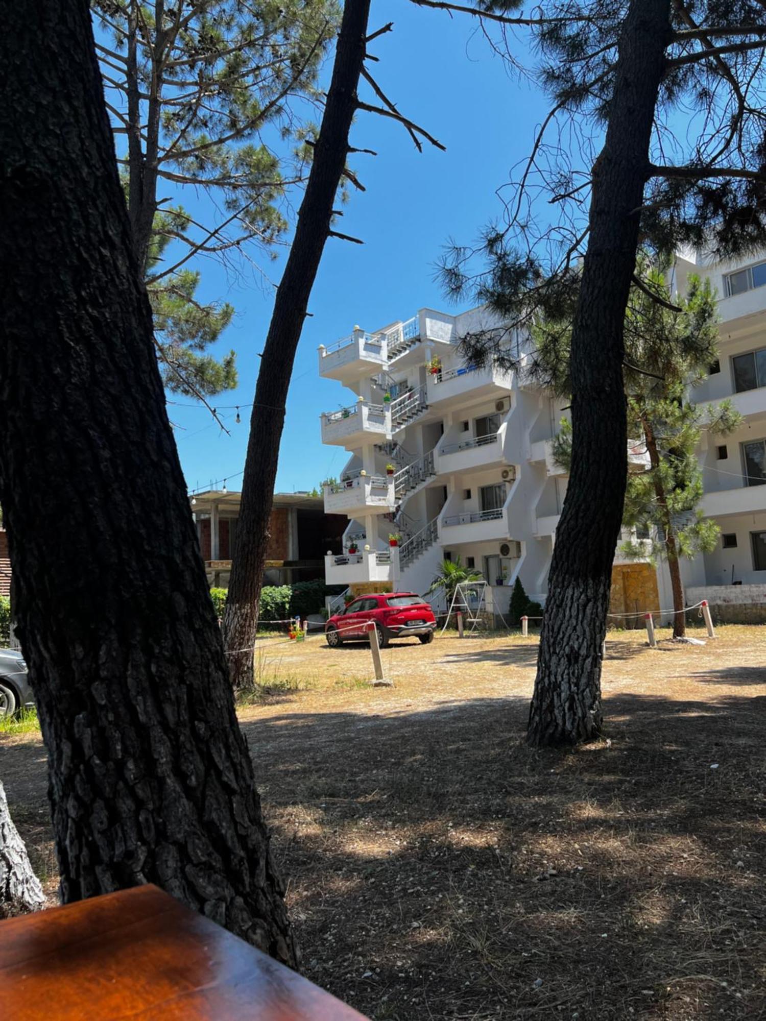 Peja 3* Velipojë