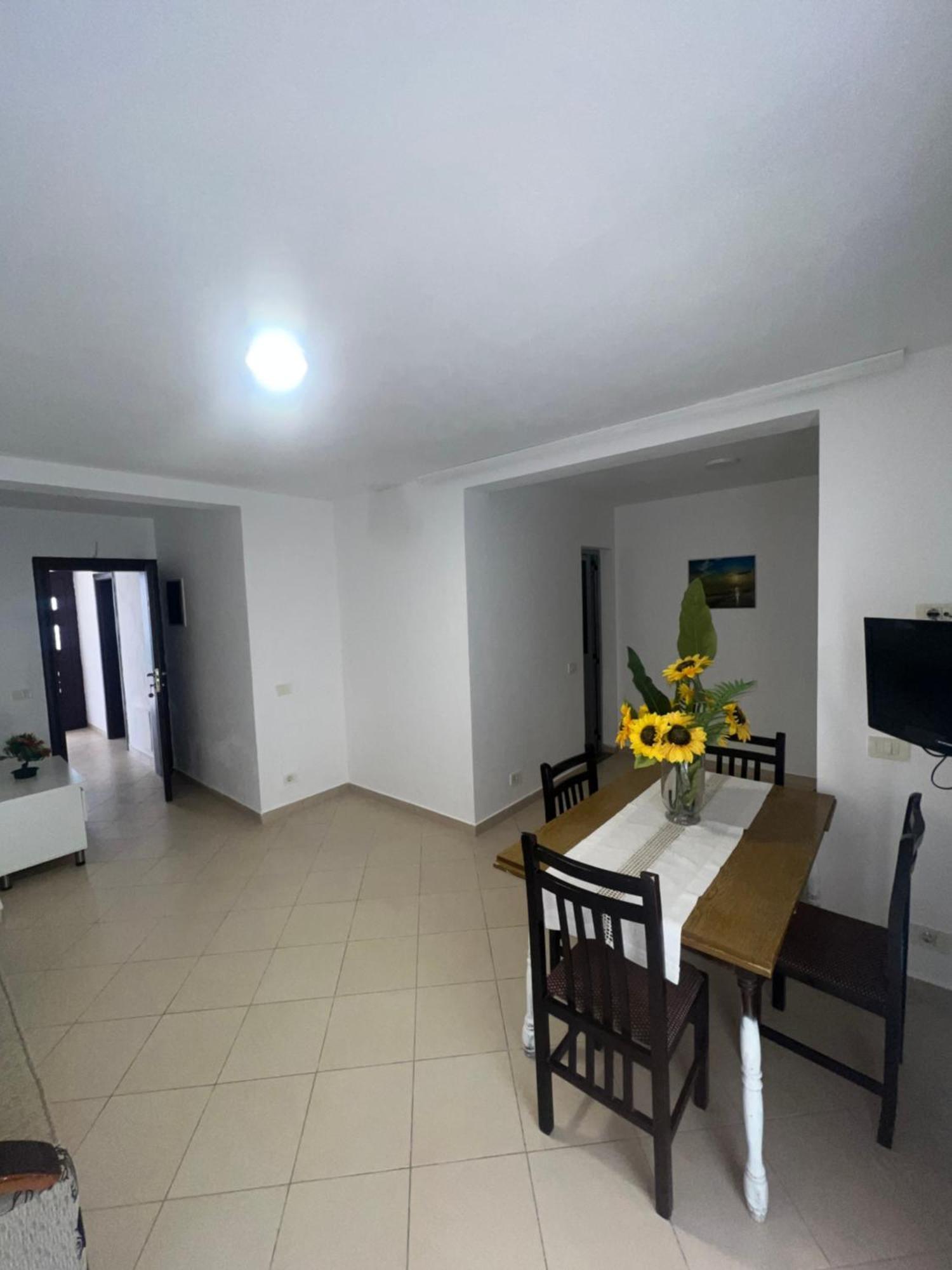 Peja Hotel Velipojë